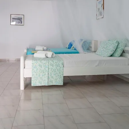 Paros Carmel Studio-apartment 洛加拉斯