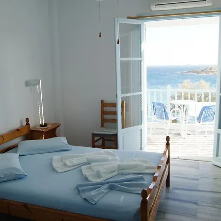 Paros Carmel Studio-apartment * ロガラス