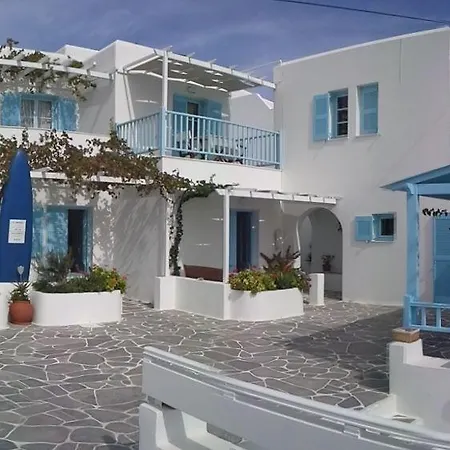 Paros Carmel Studio-apartment ロガラス