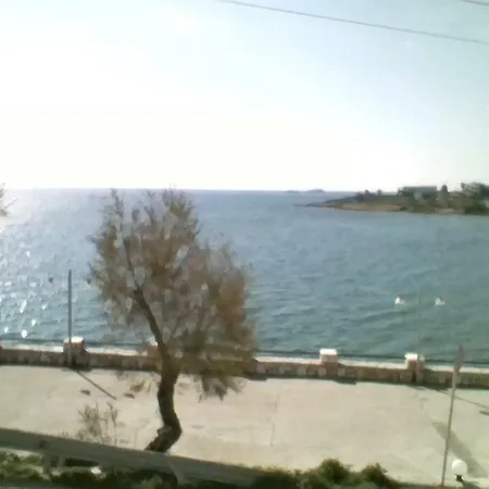 Paros Carmel Studio-apartment * ロガラス